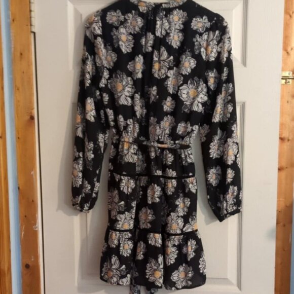 DR2 Daisy Print Dress Sz Small Belted Tiered Mini Floral Romantic Goth Feminine - Picture 4 of 7